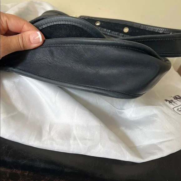 PRICE FIRM! RARE NAVY Vintage COACH Leather Crescent Saddle Bag (pre-serial no.) - Picture 15 of 16